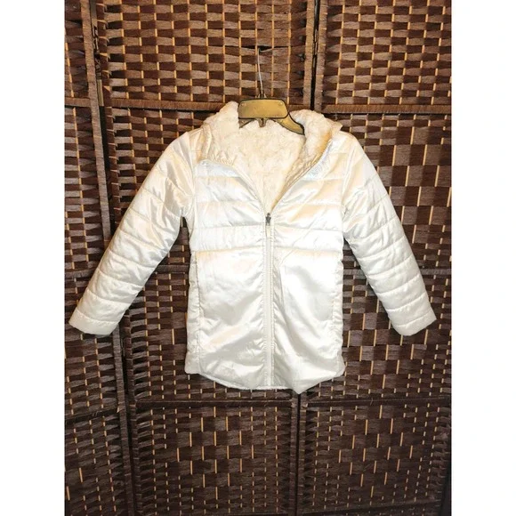 The North Face Kids White Puffer Jacket - Picture 3 of 11